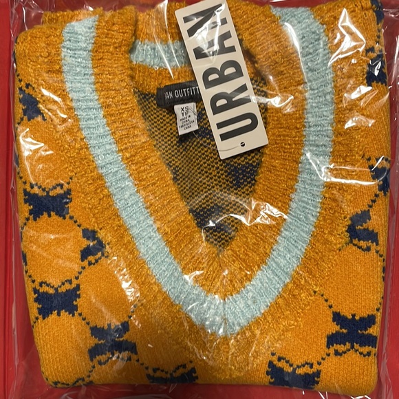 NIP cutest! Urban Outfitters BDG canary yellow insect print sweater vest! Sz XS - Picture 4 of 4